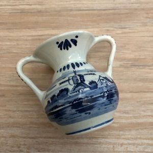 Delfts Miniature Vase